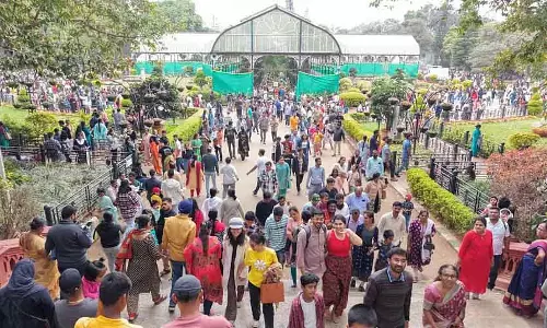 Republic Day : तेजस्वी विस्मय फूल और फल प्रदर्शनी में 1.14 लाख लोग शामिल हुए