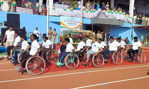 Republic Day : दिव्यांग लोगों के मार्च ने ध्यान खींचा; परमेश्वर ने झंडा फहराया Republic Day : दिव्यांग लोगों के मार्च ने ध्यान खींचा; परमेश्वर ने झंडा फहराया