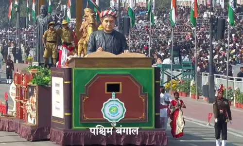West Bengal झांकी में वंदे मातरम के 150 साल और बंकिम चंद्र चट्टोपाध्याय को श्रद्धांजलि