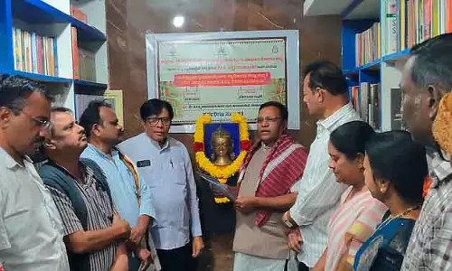 प्रकाशकों की शिकायत है कि किताबें खरीदने वाले पाठक नहीं हैं: Dr. Mansa प्रकाशकों की शिकायत है कि किताबें खरीदने वाले पाठक नहीं हैं: Dr. Mansa