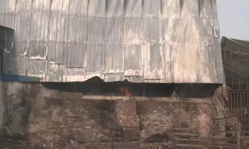 पश्चिम बंगाल Kolkata आनंदपुर में विनिर्माण इकाई में लगी आग पश्चिम बंगाल Kolkata आनंदपुर में विनिर्माण इकाई में लगी आग