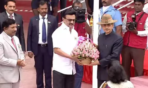 Tamil Nadu में गणतंत्र दिवस मनाया जा रहा है, गवर्नर आरएन रवि ने चेन्नई में झंडा फहराया