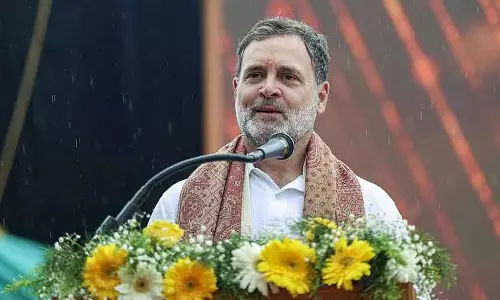 संविधान लोगों के अधिकारों की रक्षा करने वाली ढाल है: Rahul Gandhi संविधान लोगों के अधिकारों की रक्षा करने वाली ढाल है: Rahul Gandhi
