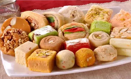 क्या Diabetes के मरीज़ चीनी या उससे जुड़े फूड्स खा सकते हैं? डॉक्टर क्या कहते हैं? क्या Diabetes के मरीज़ चीनी या उससे जुड़े फूड्स खा सकते हैं? डॉक्टर क्या कहते हैं?