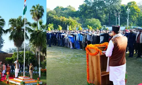 Dehradun: मुख्यमंत्री धामी ने संविधान उद्देशिका को शपथ दिलाई