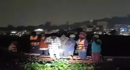 Hyderabad के मीरा आलम टैंक में फंसे 9 इंजीनियरों और मजदूरों को बचाया गया Hyderabad के मीरा आलम टैंक में फंसे 9 इंजीनियरों और मजदूरों को बचाया गया