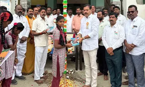 Kollapur शहर में गणतंत्र दिवस समारोह भव्य तरीके से मनाया गया