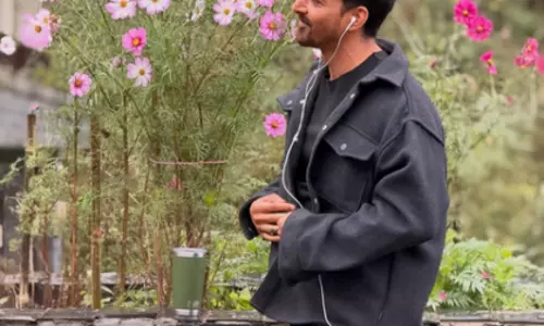 Sila की वियतनाम शूटिंग के बाद हर्षवर्द्धन राणे ने निर्देशक को किया थैंक यू