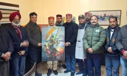 Jammu के कलाकारों ने डलहौजी में पेंटर्स कैंप में हिस्सा लिया Jammu के कलाकारों ने डलहौजी में पेंटर्स कैंप में हिस्सा लिया