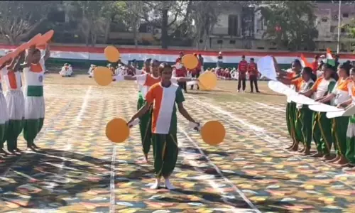 Narnail: नारनौल में गणतंत्र दिवस का भव्य आयोजन Narnail: नारनौल में गणतंत्र दिवस का भव्य आयोजन