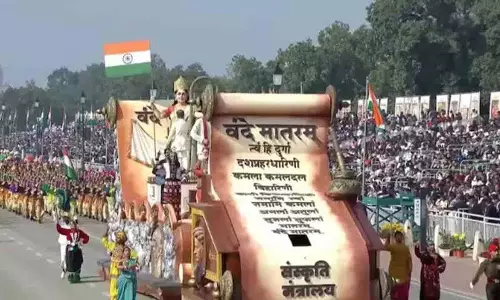 Republic Day परेड में कलाकृतियों के प्रदर्शन के साथ वंदे मातरम के 150 साल पूरे होने का जश्न मनाया गया