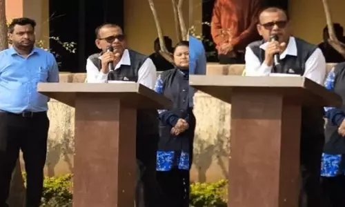 प्राचार्य भावुक हुए, टीचर सख्ती नहीं बरत सकते