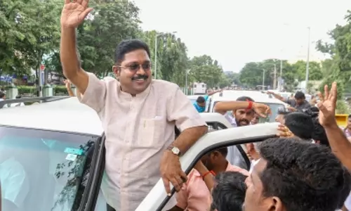 टी.टी.वी. दिनाकरन का ऐलान: चुनाव नहीं लड़ेंगे, DMK और विजय की आलोचना टी.टी.वी. दिनाकरन का ऐलान: चुनाव नहीं लड़ेंगे, DMK और विजय की आलोचना