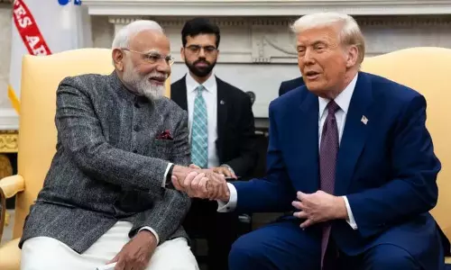 गणतंत्र दिवस पर अमेरिका-चीन ने दी भारत को बधाई, शी का सहयोग और संवाद पर जोर, ट्रंप ने लोकतांत्रिक रिश्तों को बताया ऐतिहासिक गणतंत्र दिवस पर अमेरिका-चीन ने दी भारत को बधाई, शी का सहयोग और संवाद पर जोर, ट्रंप ने लोकतांत्रिक रिश्तों को बताया ऐतिहासिक