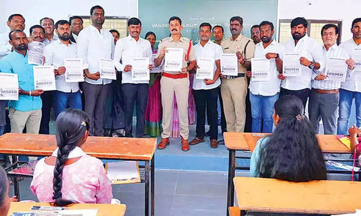 Telangana: वाग्देवी जूनियर कॉलेज टैलेंट टेस्ट में रिकॉर्ड भागीदारी दर्ज की गई Telangana: वाग्देवी जूनियर कॉलेज टैलेंट टेस्ट में रिकॉर्ड भागीदारी दर्ज की गई
