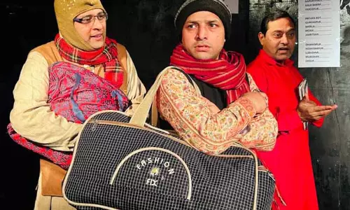 Natrang ने संडे थिएटर सीरीज़ में डोगरी नाटक चेट्टा पेश किया Natrang ने संडे थिएटर सीरीज़ में डोगरी नाटक चेट्टा पेश किया