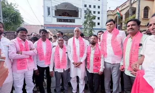 पूर्व विधायक की मौजूदगी में कांग्रेस नेता BRS में शामिल हुए