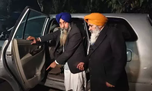 Akali Dal वारिस पंजाब दे कार्यकर्ता बाल-बाल बचे, गोली कार में लगी