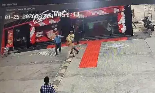Hyderabad के पिज़्ज़ा हट में कम रेटिंग देने पर ज़ोमैटो डिलीवरी बॉय पर हमला