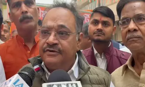 BJP के सामिक भट्टाचार्य ने राज्य सरकार पर निशाना साधा BJP के सामिक भट्टाचार्य ने राज्य सरकार पर निशाना साधा