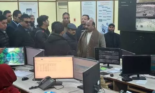 तेजी से बर्फ हटाने और ज़रूरी सेवाओं को बहाल करना सुनिश्चित करें: Deputy CM तेजी से बर्फ हटाने और ज़रूरी सेवाओं को बहाल करना सुनिश्चित करें: Deputy CM