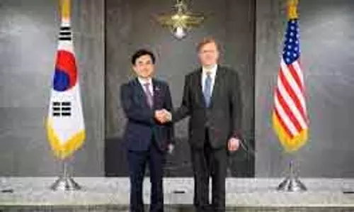 अमेरिका का नया रुख: South Korea को बताया मॉडल सहयोगी अमेरिका का नया रुख: South Korea को बताया मॉडल सहयोगी