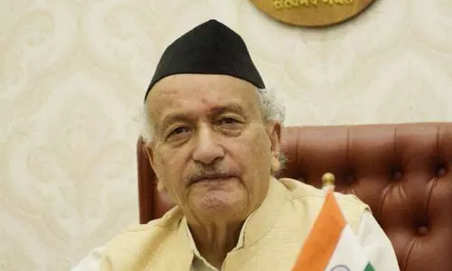 भगत सिंह कोश्यारी ने पद्म भूषण RSS, संघ के स्वयंसेवकों को समर्पित किया भगत सिंह कोश्यारी ने पद्म भूषण RSS, संघ के स्वयंसेवकों को समर्पित किया