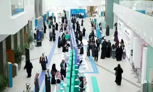 जजिंग शुरू: Saudi Arabia के नन्हे वैज्ञानिकों की परीक्षा