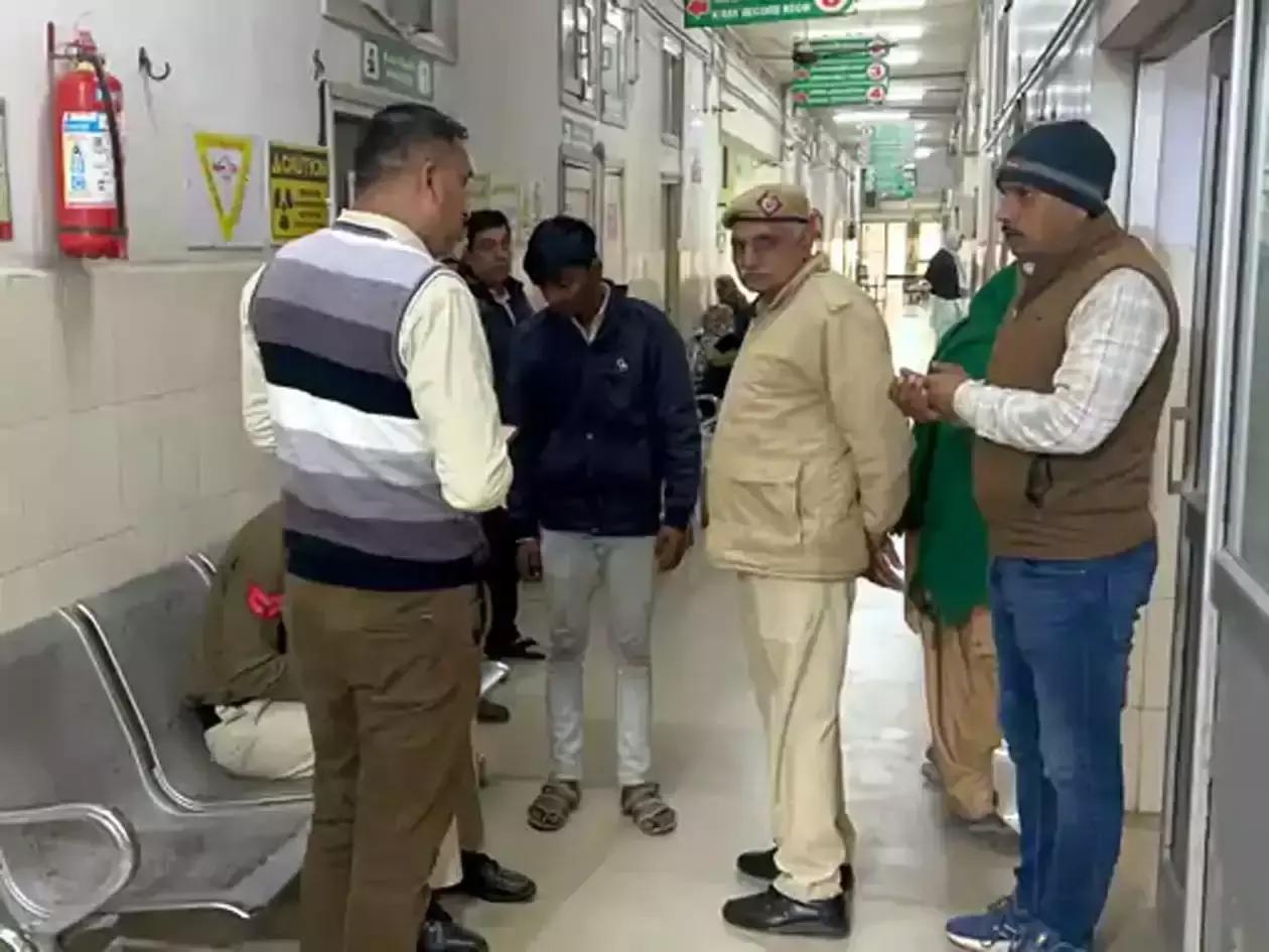 Hisar: शराब के कारण परिवार हुआ बेघर, हिसार में घटना Hisar: शराब के कारण परिवार हुआ बेघर, हिसार में घटना