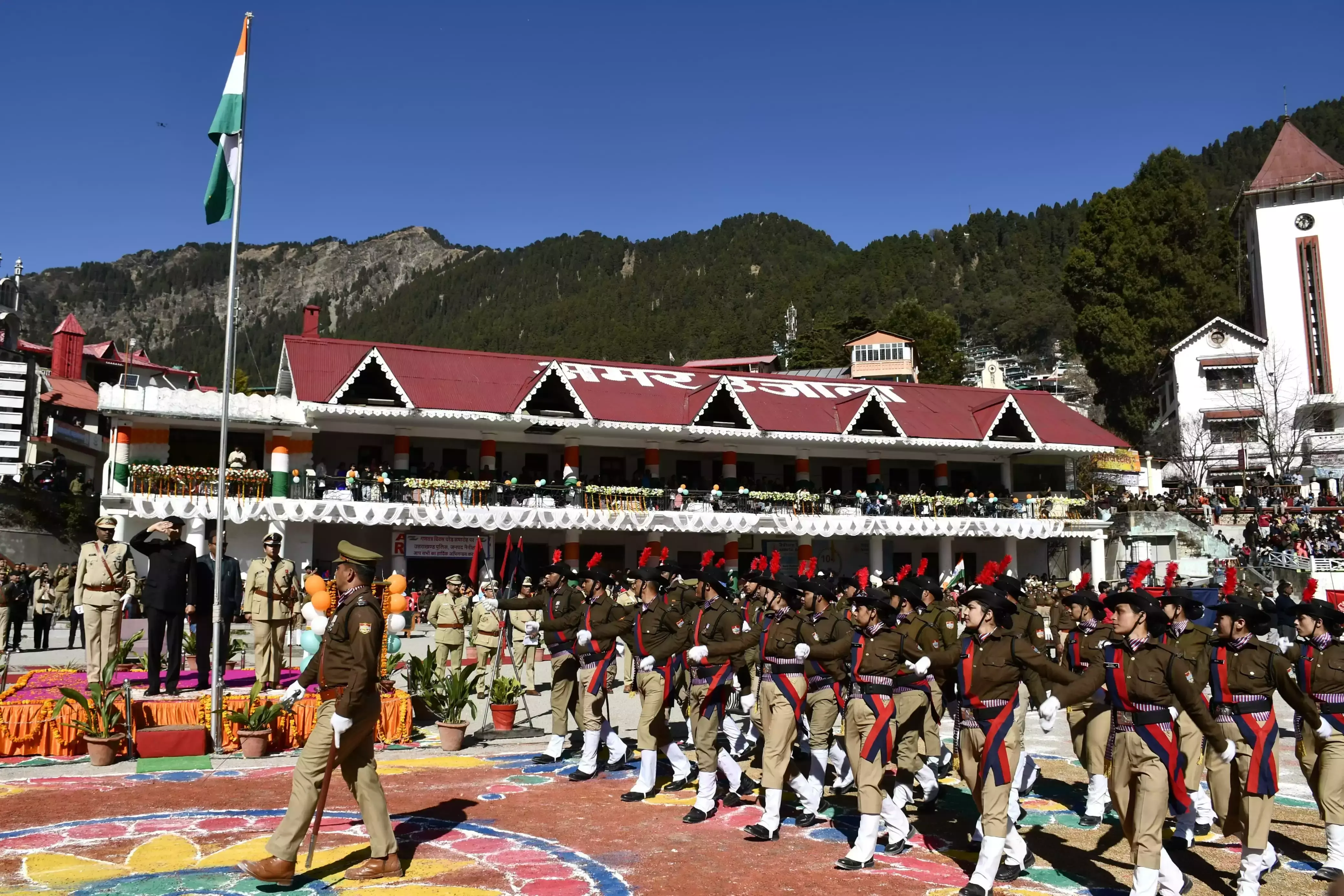 Nainital: नैनीताल में ध्वजारोहण और परेड के साथ गणतंत्र दिवस Nainital: नैनीताल में ध्वजारोहण और परेड के साथ गणतंत्र दिवस