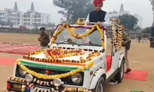 Jammu: ध्वजारोहण और परेड के साथ जम्मू रेल मंडल में उत्सव Jammu: ध्वजारोहण और परेड के साथ जम्मू रेल मंडल में उत्सव