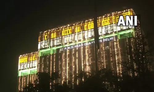 गणतंत्र दिवस 2026: PWD मुख्यालय तिरंगे की रोशनी से जगमगाया