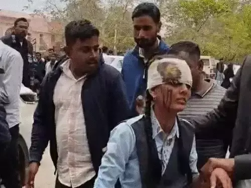 Didwana: बच्चों से भरी पिकअप दुर्घटनाग्रस्त, 1 गंभीर, 44 घायल Didwana: बच्चों से भरी पिकअप दुर्घटनाग्रस्त, 1 गंभीर, 44 घायल