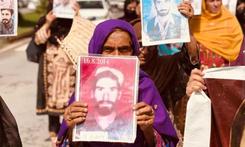 बलूचिस्तान एक बड़ी जेल और बड़ी मौत की कोठरी में हुआ तब्दील: मानवाधिकार समूह बलूचिस्तान एक बड़ी जेल और बड़ी मौत की कोठरी में हुआ तब्दील: मानवाधिकार समूह