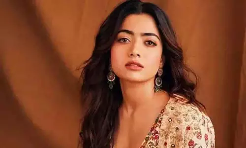 स्क्रीन पर New Trend : मुख्य अभिनेत्रियाँ ही बन रही हैं अब आइटम गर्ल स्क्रीन पर New Trend : मुख्य अभिनेत्रियाँ ही बन रही हैं अब आइटम गर्ल