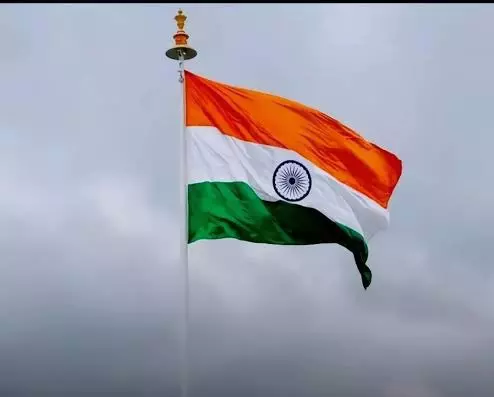 आज 77वां गणतंत्र दिवस, पीएम, सीएम और मंत्री-विधायक कुछ देर में फहराएंगे तिरंगा आज 77वां गणतंत्र दिवस, पीएम, सीएम और मंत्री-विधायक कुछ देर में फहराएंगे तिरंगा