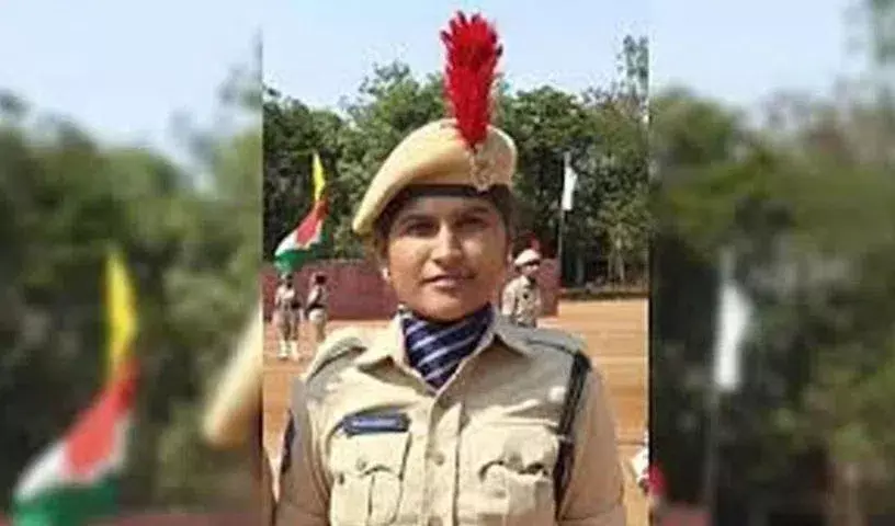 निज़ामाबाद स्मगलिंग का पीछा: एक्साइज़ कांस्टेबल सौम्या की हालत अभी भी गंभीर बनी हुई निज़ामाबाद स्मगलिंग का पीछा: एक्साइज़ कांस्टेबल सौम्या की हालत अभी भी गंभीर बनी हुई