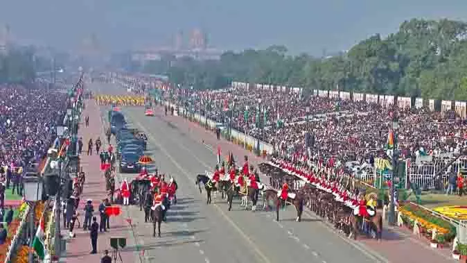 Republic Day 2026: गणतंत्र दिवस परेड शुरू, दुनिया देखेगी भारत का शौर्य, देखें LIVE Republic Day 2026: गणतंत्र दिवस परेड शुरू, दुनिया देखेगी भारत का शौर्य, देखें LIVE