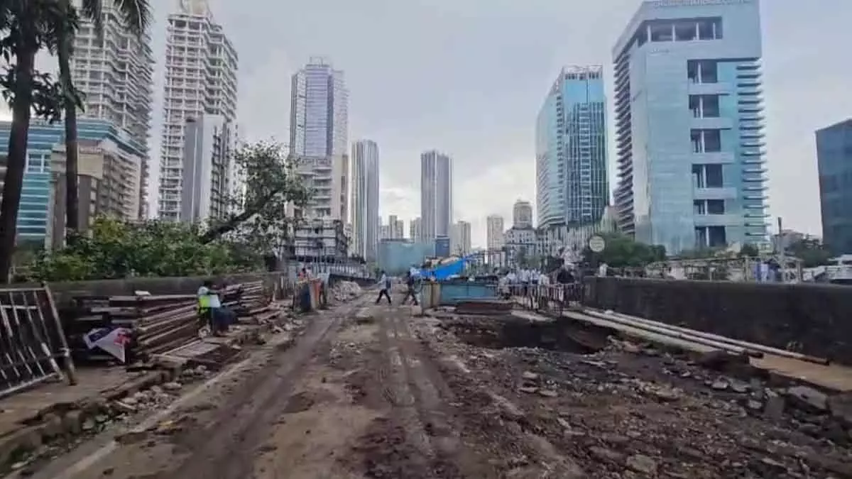 Mumbai : BMC ने सायन ROB, वर्ली BDD चॉल प्रोजेक्ट्स पर काम रोकने का आदेश दिया Mumbai : BMC ने सायन ROB, वर्ली BDD चॉल प्रोजेक्ट्स पर काम रोकने का आदेश दिया