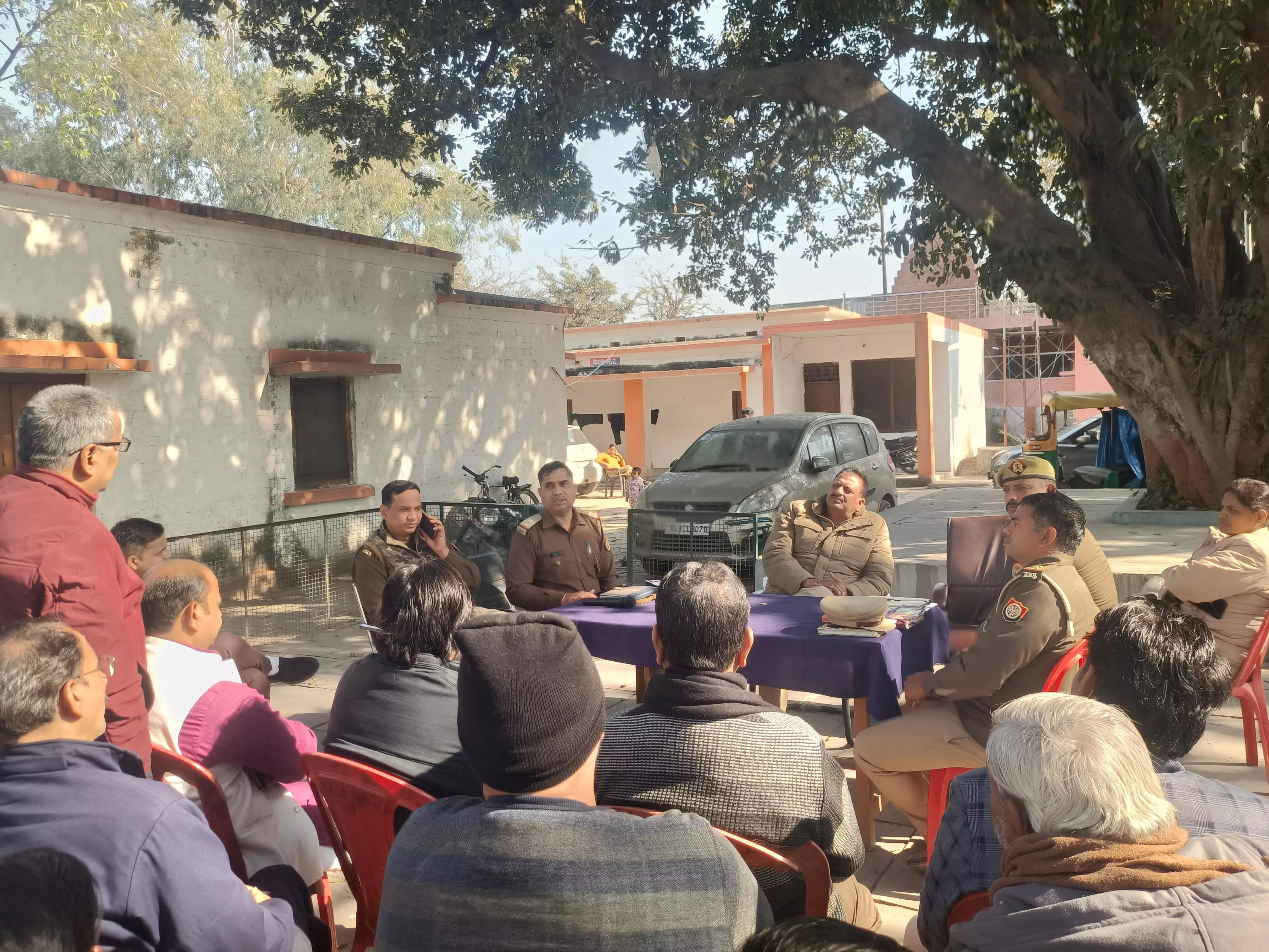 Farrukhabad: पुलिस ने बढ़ाई सतर्कता, सर्राफा व्यापारियों से संवाद Farrukhabad: पुलिस ने बढ़ाई सतर्कता, सर्राफा व्यापारियों से संवाद