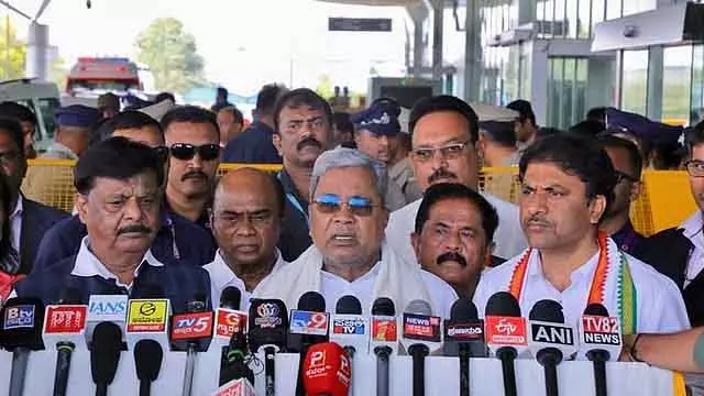 गणतंत्र दिवस 2026: राज्यपाल सरकार का भाषण बदल सकते हैं; CM Siddaramaiah गणतंत्र दिवस 2026: राज्यपाल सरकार का भाषण बदल सकते हैं; CM Siddaramaiah