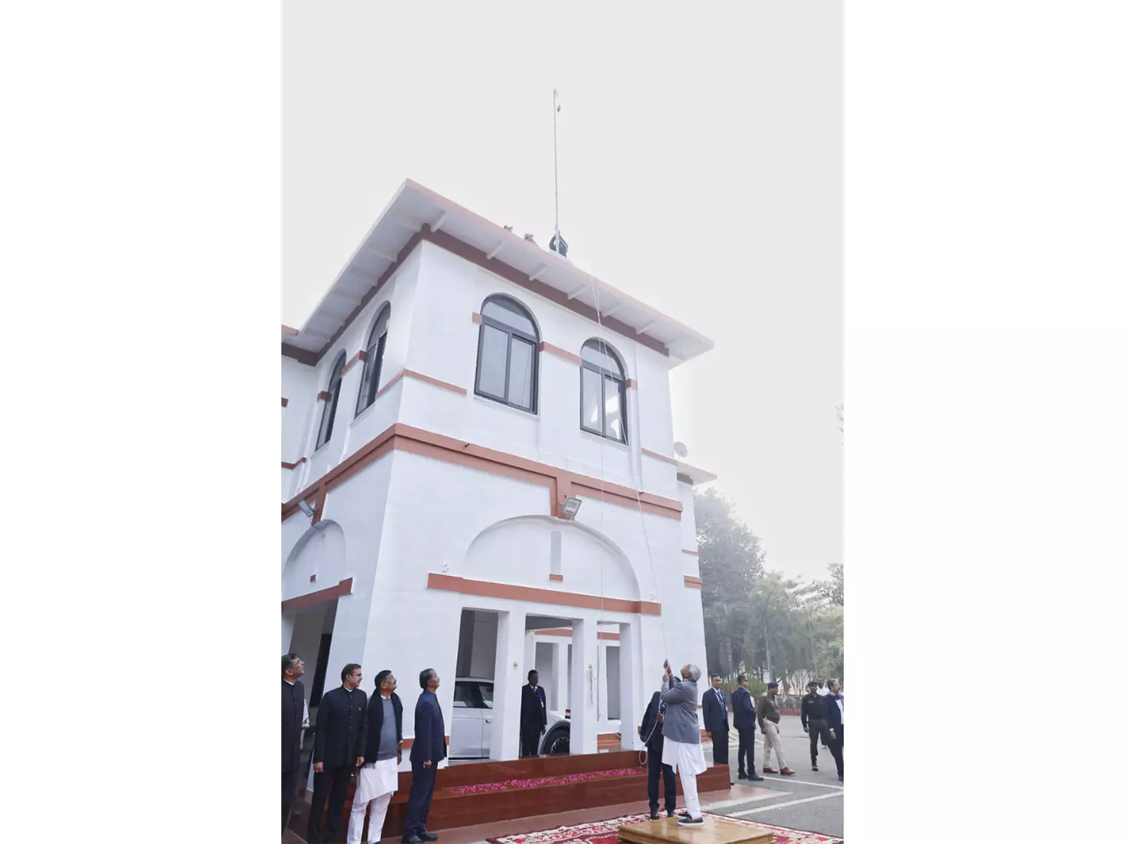 गणतंत्र दिवस 2026: CM नीतीश कुमार ने पटना स्थित अपने आधिकारिक आवास पर राष्ट्रीय ध्वज फहराया गणतंत्र दिवस 2026: CM नीतीश कुमार ने पटना स्थित अपने आधिकारिक आवास पर राष्ट्रीय ध्वज फहराया