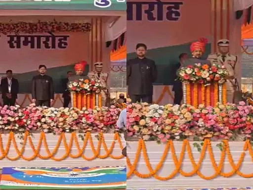 दुर्ग में केंद्रीय राज्य मंत्री तोखन साहू फहराया तिरंगा दुर्ग में केंद्रीय राज्य मंत्री तोखन साहू फहराया तिरंगा