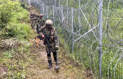 इंटरनेशनल बॉर्डर पर अलर्ट BSF, सांबा में पाकिस्तानी घुसपैठिया ढेर इंटरनेशनल बॉर्डर पर अलर्ट BSF, सांबा में पाकिस्तानी घुसपैठिया ढेर