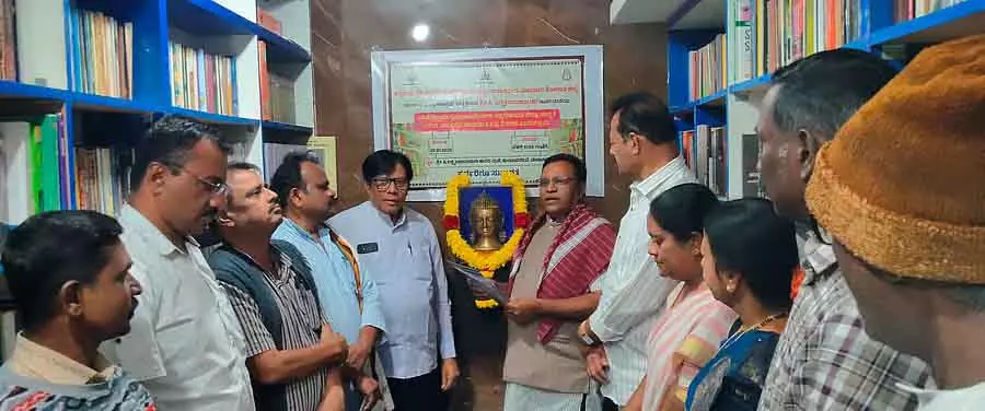 प्रकाशकों की शिकायत है कि किताबें खरीदने वाले पाठक नहीं हैं: Dr. Mansa प्रकाशकों की शिकायत है कि किताबें खरीदने वाले पाठक नहीं हैं: Dr. Mansa