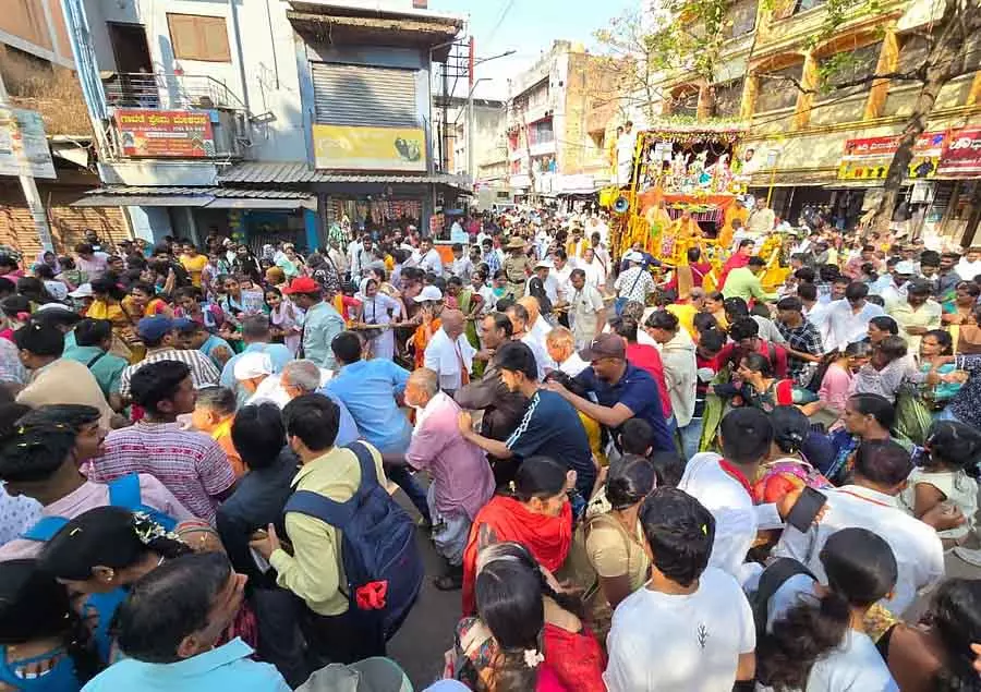Belgaum : इस्कॉन की ओर से भव्य रथ यात्रा Belgaum : इस्कॉन की ओर से भव्य रथ यात्रा