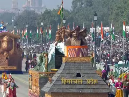 Himachal की झांकी में ‘देव भूमि’, जम्मू-कश्मीर ने कारीगरी से बटोरा ध्यान Himachal की झांकी में ‘देव भूमि’, जम्मू-कश्मीर ने कारीगरी से बटोरा ध्यान