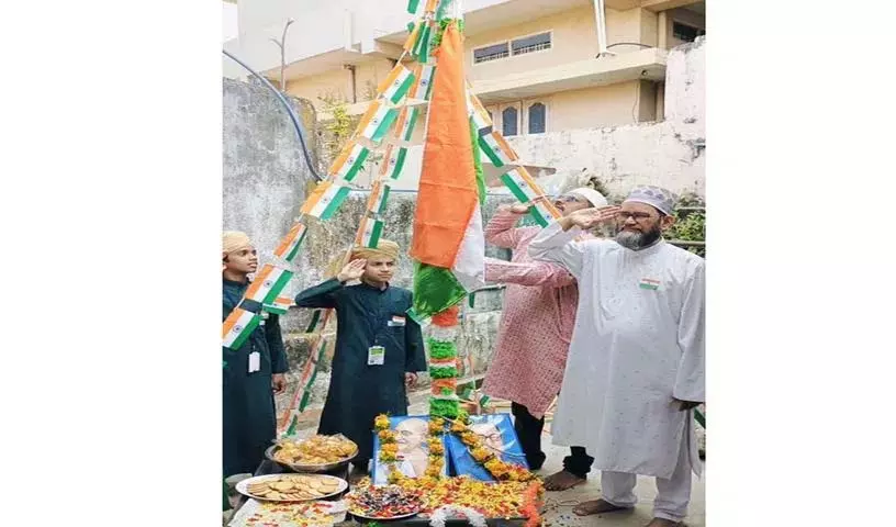Madrasa में शानदार तरीके से गणतंत्र दिवस समारोह मनाया गया Madrasa में शानदार तरीके से गणतंत्र दिवस समारोह मनाया गया