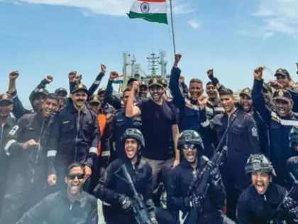 भारतीय सेना के साथ Kartik आर्यन का गणतंत्र दिवस सेलिब्रेशन भारतीय सेना के साथ Kartik आर्यन का गणतंत्र दिवस सेलिब्रेशन