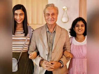 Anupam Kher ने भतीजी तन्वी को दिल से जन्मदिन की बधाई दी Anupam Kher ने भतीजी तन्वी को दिल से जन्मदिन की बधाई दी